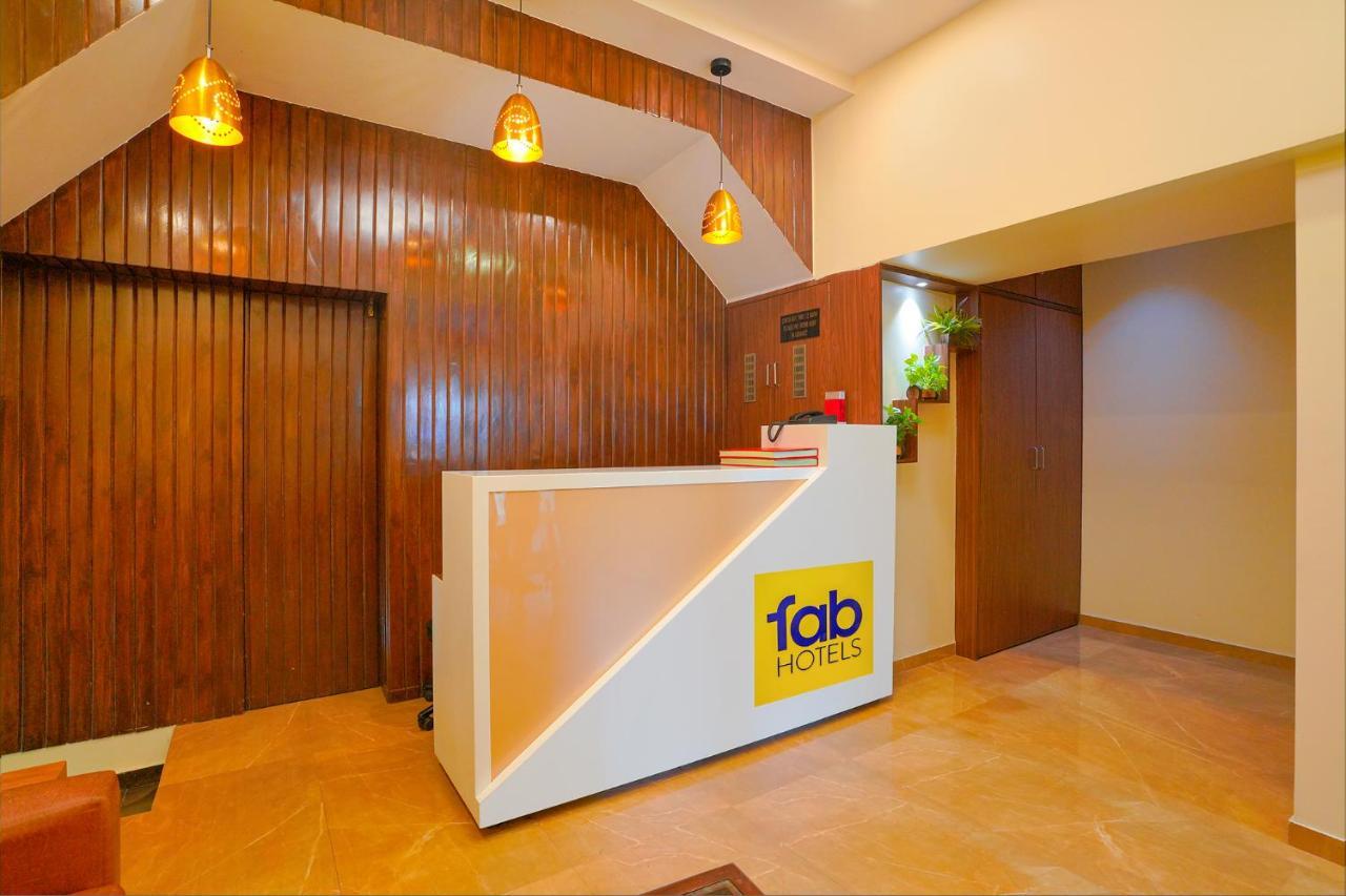 Hotel Fabexpress Colaba Grand Mumbai Exterior foto